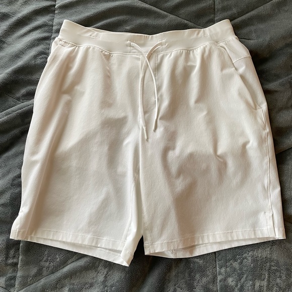 Lululemon T.H.E. 9” lined shorts size L (black, gray, and white) - Picture 4 of 7